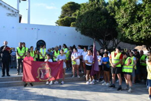 DSC 9341 - Cientos de jóvenes peregrinos acompañan a la Hermandad del Cristo de la Luz