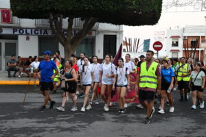 DSC 9402 - Cientos de jóvenes peregrinos acompañan a la Hermandad del Cristo de la Luz