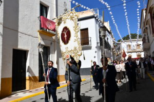 DSC 9853 - El doctor de la Selección Española Claudio Vázquez inaugura la ofrenda de nardos al Cristo de la Luz