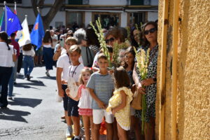 DSC 9884 - El doctor de la Selección Española Claudio Vázquez inaugura la ofrenda de nardos al Cristo de la Luz