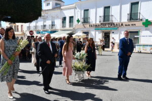 DSC 9921 - El doctor de la Selección Española Claudio Vázquez inaugura la ofrenda de nardos al Cristo de la Luz