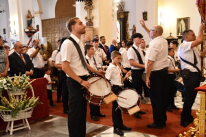 DSC 9966 - El doctor de la Selección Española Claudio Vázquez inaugura la ofrenda de nardos al Cristo de la Luz