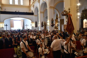 DSC 9974 - El doctor de la Selección Española Claudio Vázquez inaugura la ofrenda de nardos al Cristo de la Luz