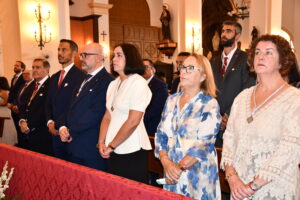 DSC 9988 - El doctor de la Selección Española Claudio Vázquez inaugura la ofrenda de nardos al Cristo de la Luz