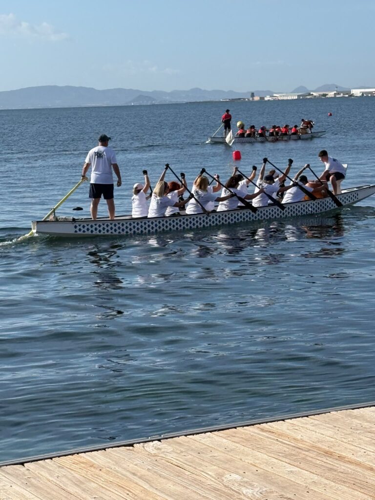 B818D76B 2578 4BAD 8C96 6697440FD35E 1 - El equipo de Dragon Boat del Club Náutico de Almerimar conquista el bronce femenino en su debut internacional en Murcia