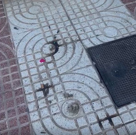 Captura 1 - Dos hombres apuñalan a un vecino de Roquetas de Mar en la puerta de su casa