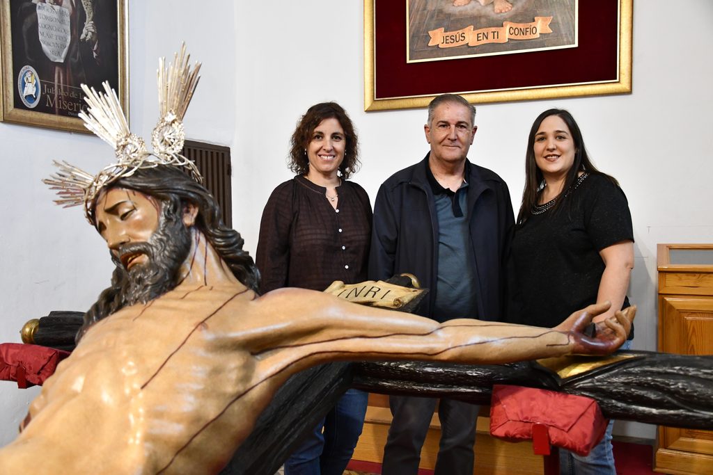 DC08 01 - Visita a la restauración del Cristo de la Luz: "con todo lo que lleva encima, aguanta muy bien"