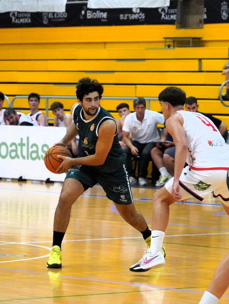 DSC07711 - Sur Seeds B. Murgi suma su primera victoria con una remontada de infarto ante Colegio El Pinar (76-77)