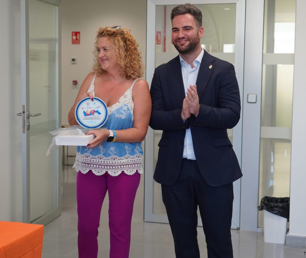 DSC08975 edited - ADOVIDA Roquetas de Mar reconoce la solidaridad de los donantes con nombres y apellidos