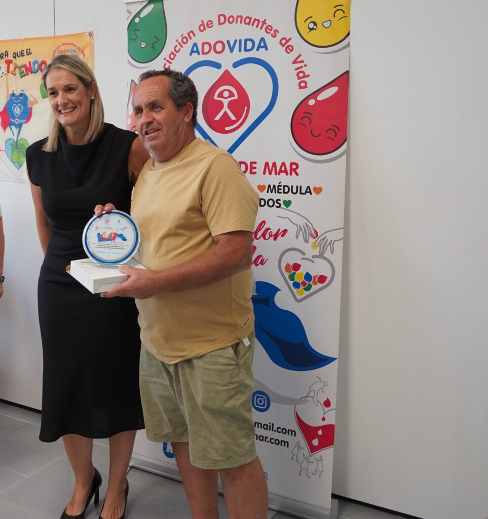 DSC09005 edited - ADOVIDA Roquetas de Mar reconoce la solidaridad de los donantes con nombres y apellidos