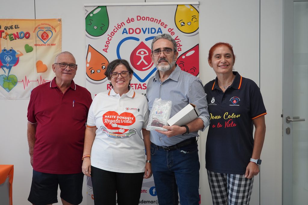 DSC09207 - ADOVIDA Roquetas de Mar reconoce la solidaridad de los donantes con nombres y apellidos