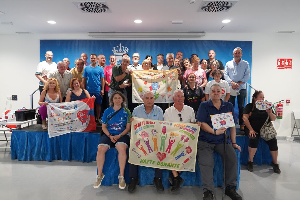 DSC09611 1 - ADOVIDA Roquetas de Mar reconoce la solidaridad de los donantes con nombres y apellidos