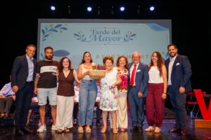 WhatsApp Image 2026 10 14 at 18.46.18 1 - La ‘Tarde del Mayor de’ Vícar rinde homenaje a los usuarios y profesionales de ayuda a domicilio