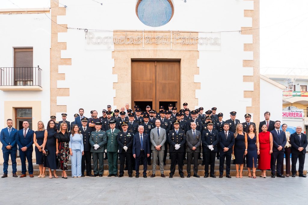 foto todos dia policia roquetas de mar 1 1024x682 1 - La Policía Local celebra su festividad reconociendo la vocación de servicio y el compromiso de sus agentes con Roquetas de Mar