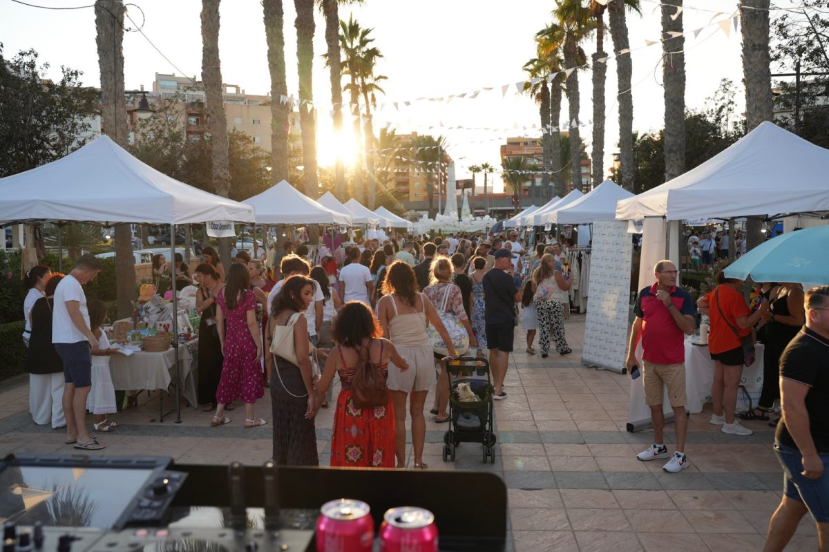 I Noche del Comercio de Roquetas de Mar. /DC