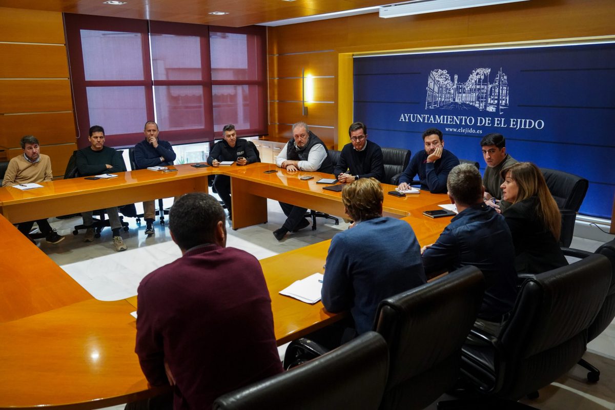 Reunión en el Ayuntamiento de El Ejido