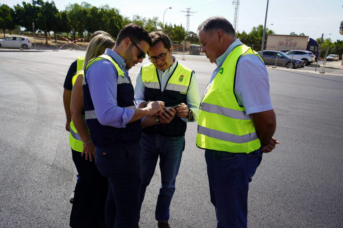 Visita al solar donde se ubicará el Mercadillo de Santa María del Águila