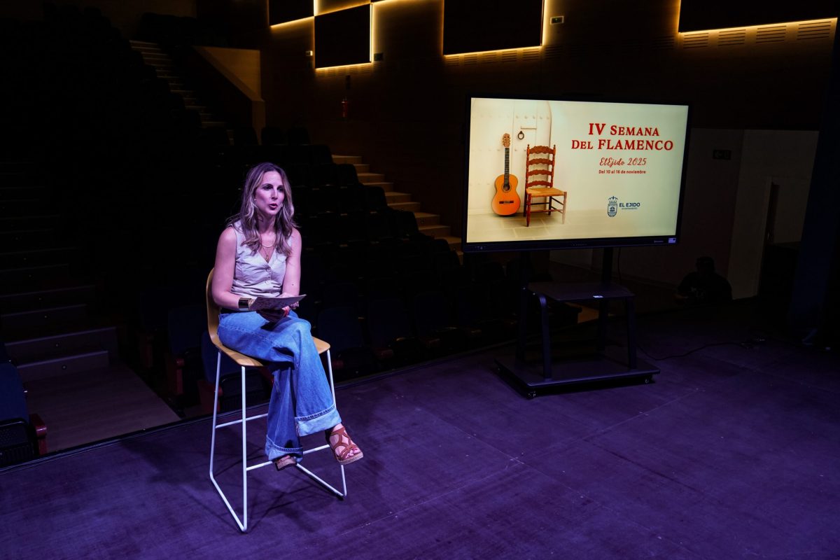Elena Gómez en la presentación del programa cultural de otoño.