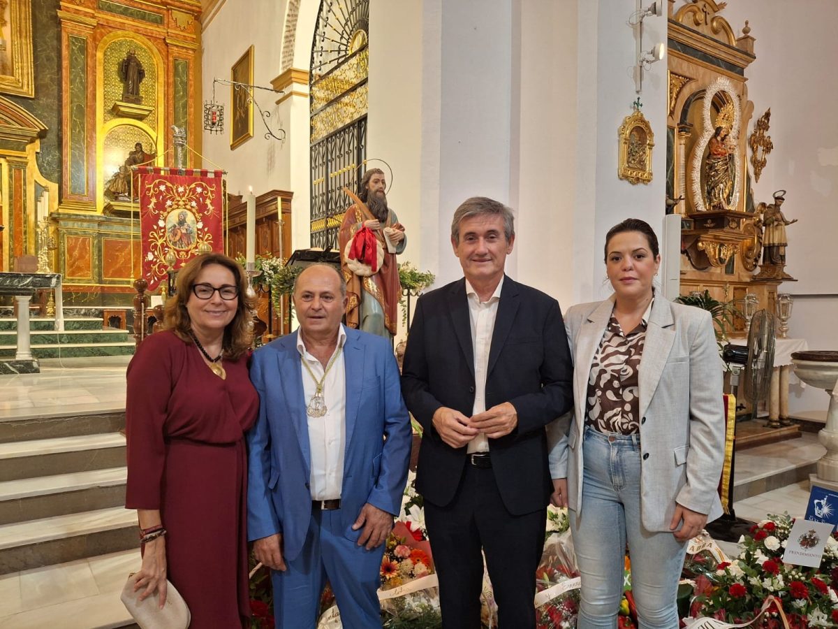 La Hermandad de San Marcos de Adra celebra una ofrenda a su patrón por las cosechas de otoño