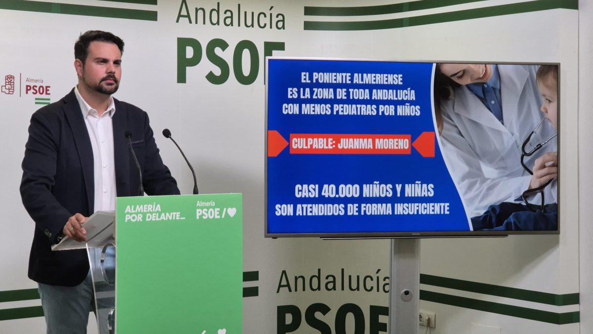 Hernández durante la rueda de prensa