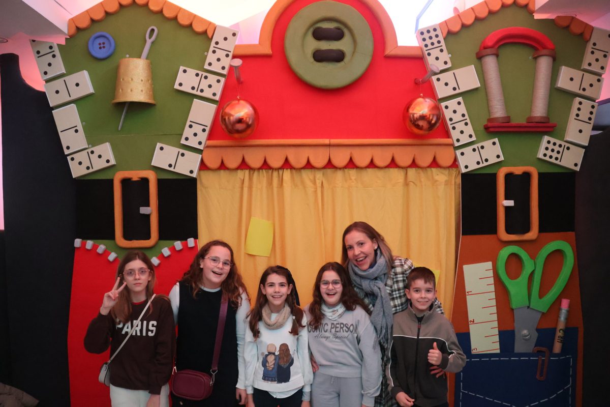 El ‘Espíritu de la Navidad’ ofrece un recorrido mágico, divertido e inmersivo en el Teatro Municipal para toda la familia