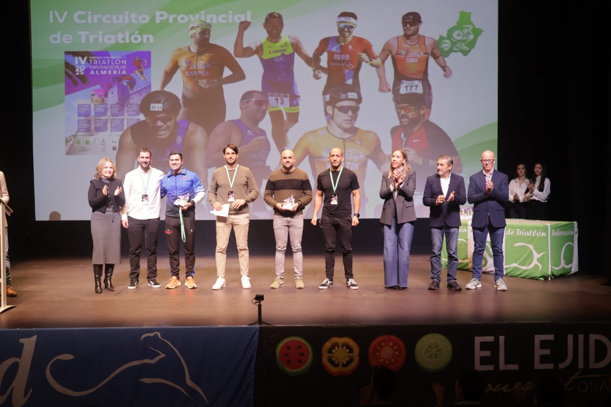 Se clausura el IV Circuito Provincial de Triatlón de Diputación en El Ejido con la entrega de premios