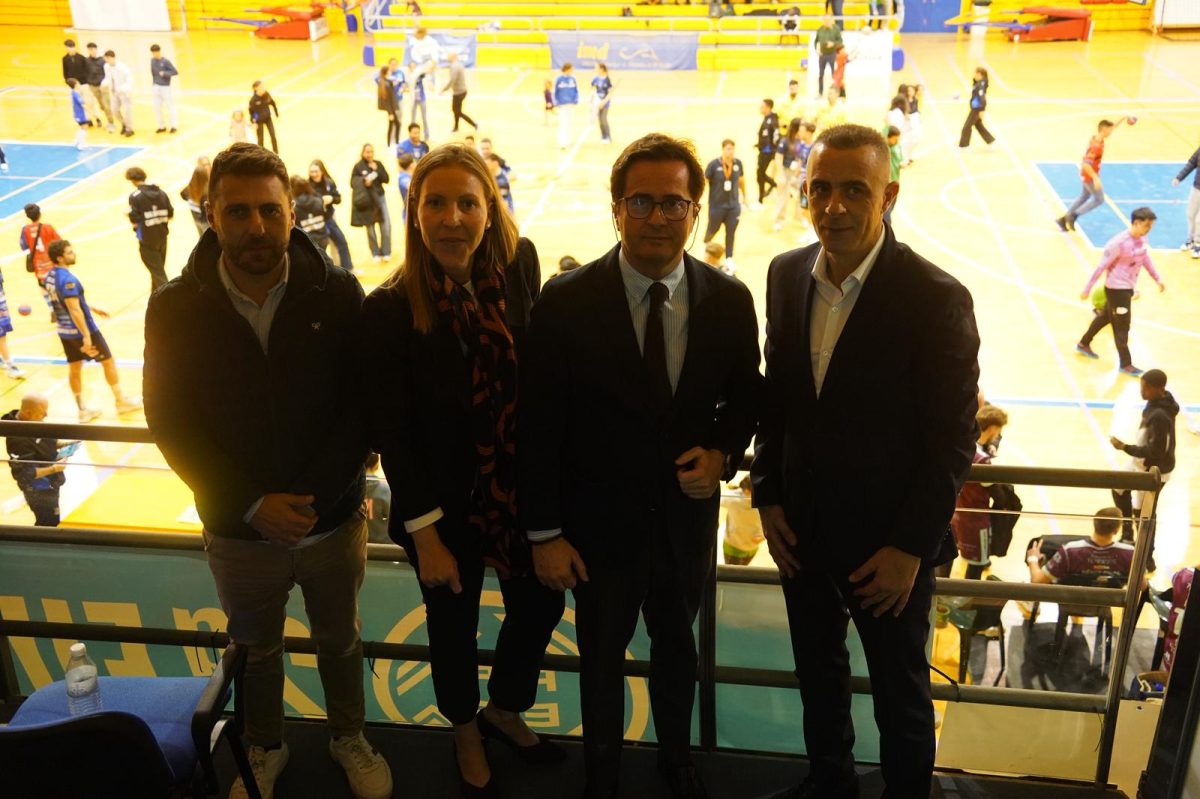 Francisco Góngora y María José Martín en la presentación del club. /DC