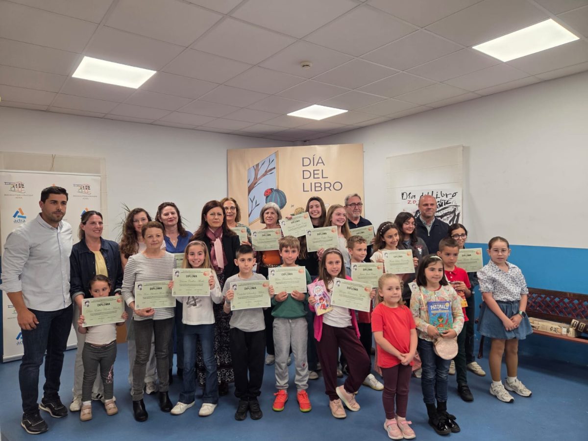 Adra reconoce a 26 grandes lectores en el Día del Libro con cifras récord de lectura