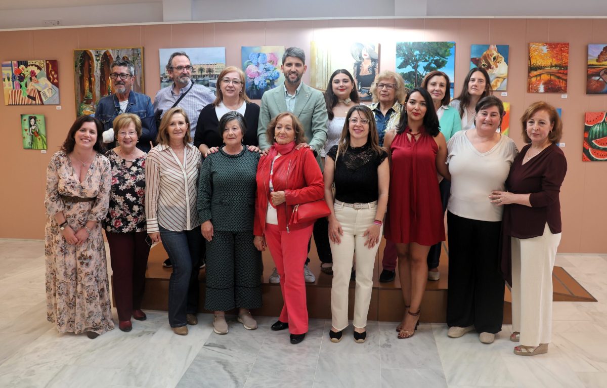 Los participantes del taller de pintura del ‘Aula de Ocio’ exponen sus trabajos en el Centro de la Cultura Mediterránea