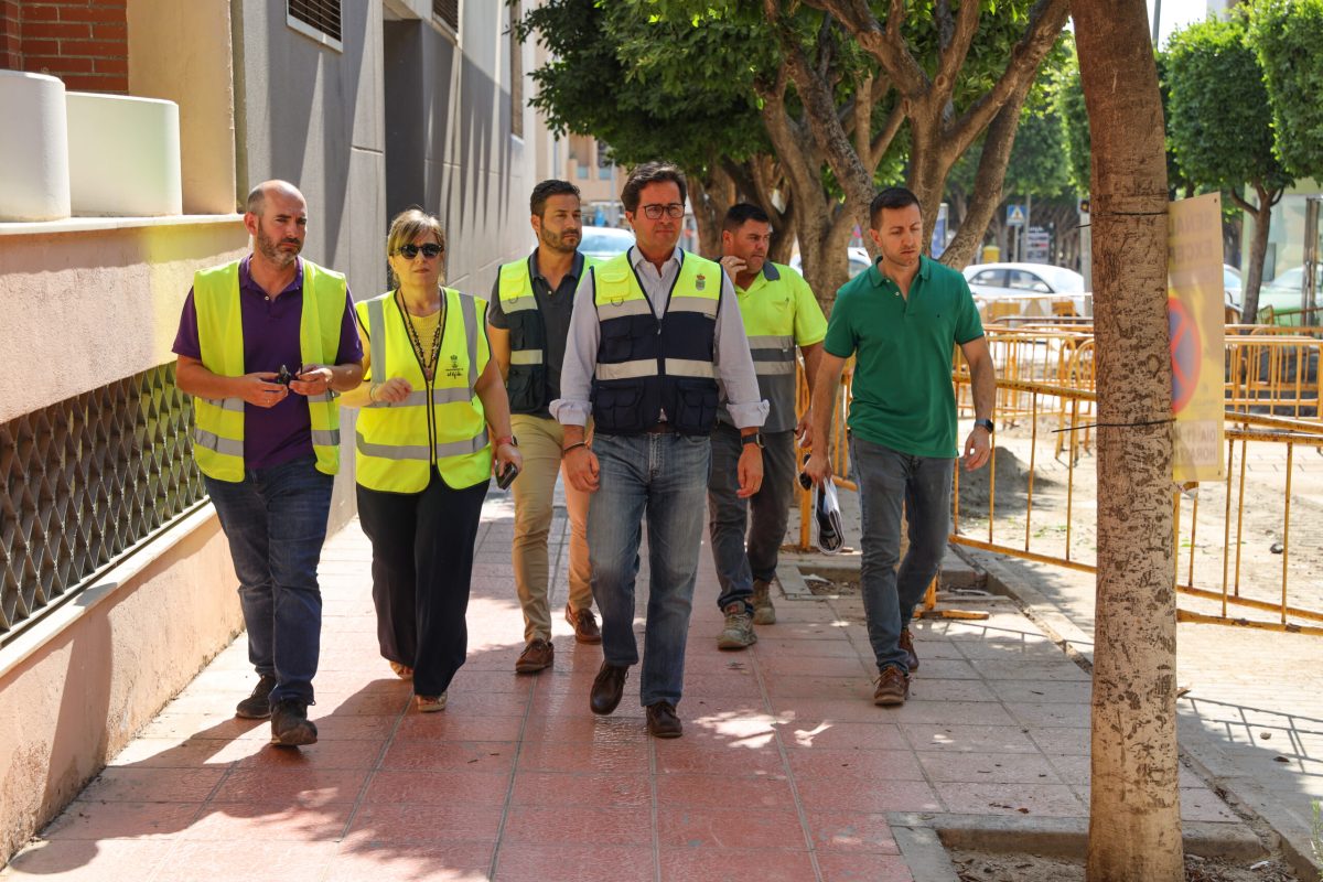 Obras en la calle Granada. /DC