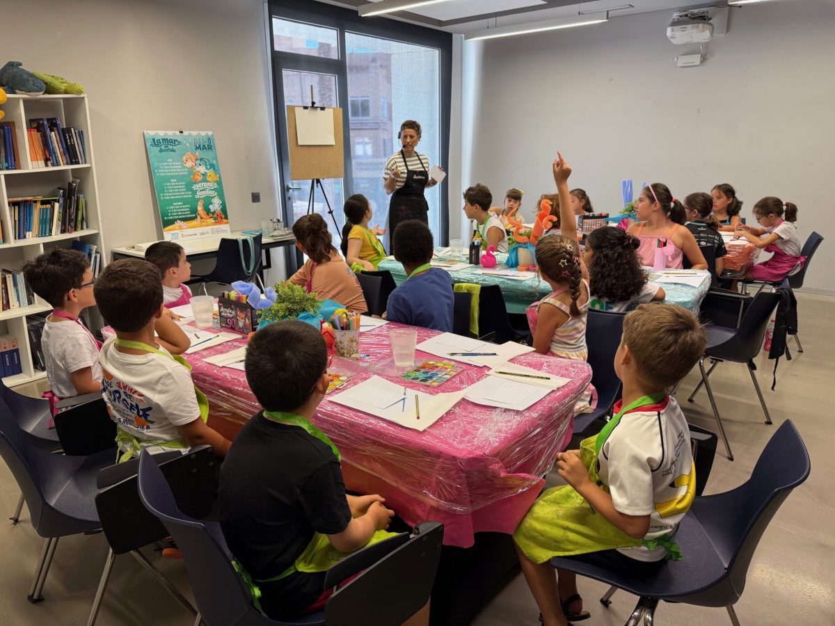 Taller de pintura en el Aula del Mar