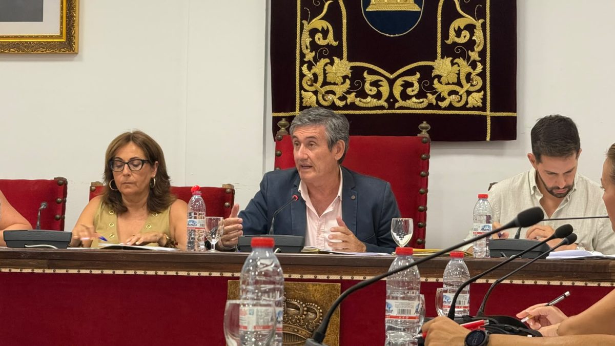 Adra aprueba la actualización del precio de Ayuda a Domicilio e indemnizaciones para Protección Civil