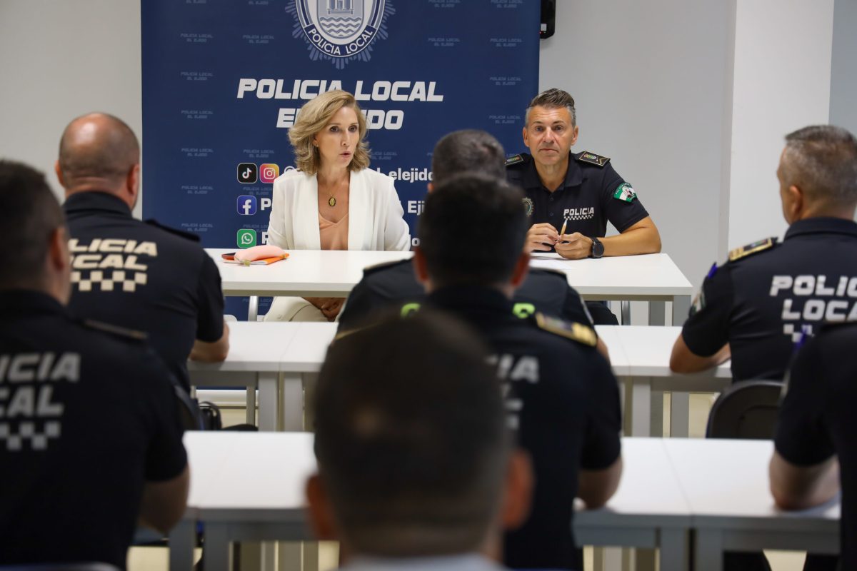 Reunión de Ibáñez con la Policía Local. /DC