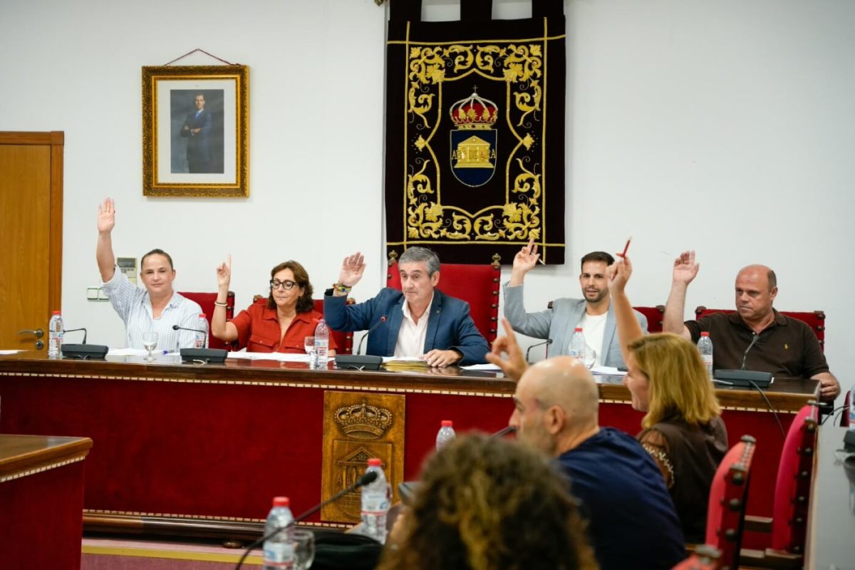 El Pleno del Ayuntamiento de Adra aprueba una moción en defensa de la soberanía española de Ceuta y Melilla