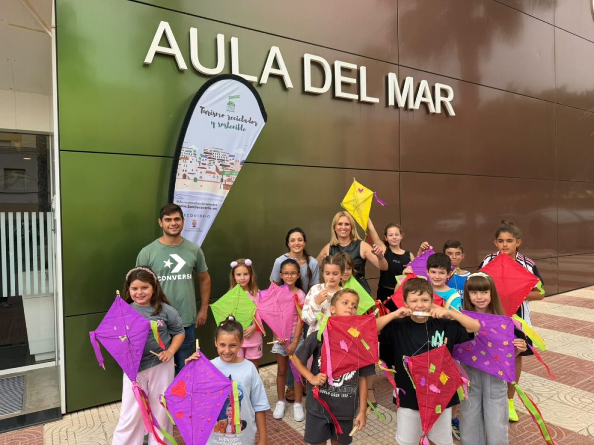 Taller de cometas del Aula del Mar de Roquetas