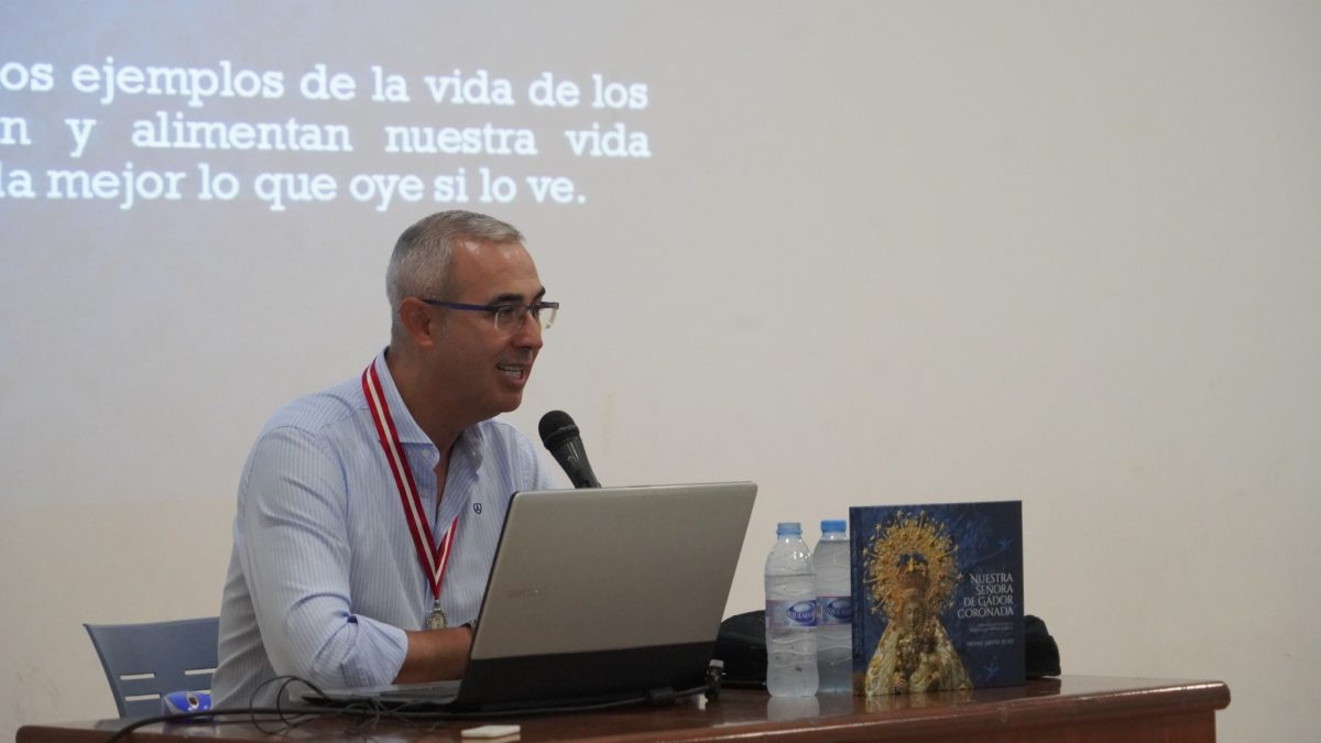 Antonio Campos durante una de sus conferencias. /DC