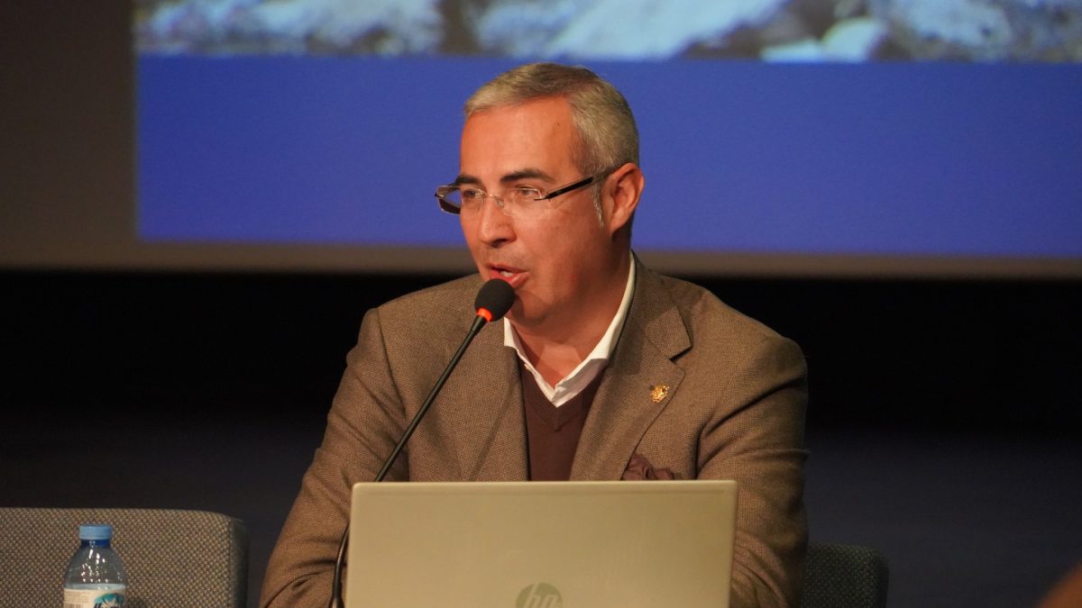 Antonio Campos durante una de sus conferencias.