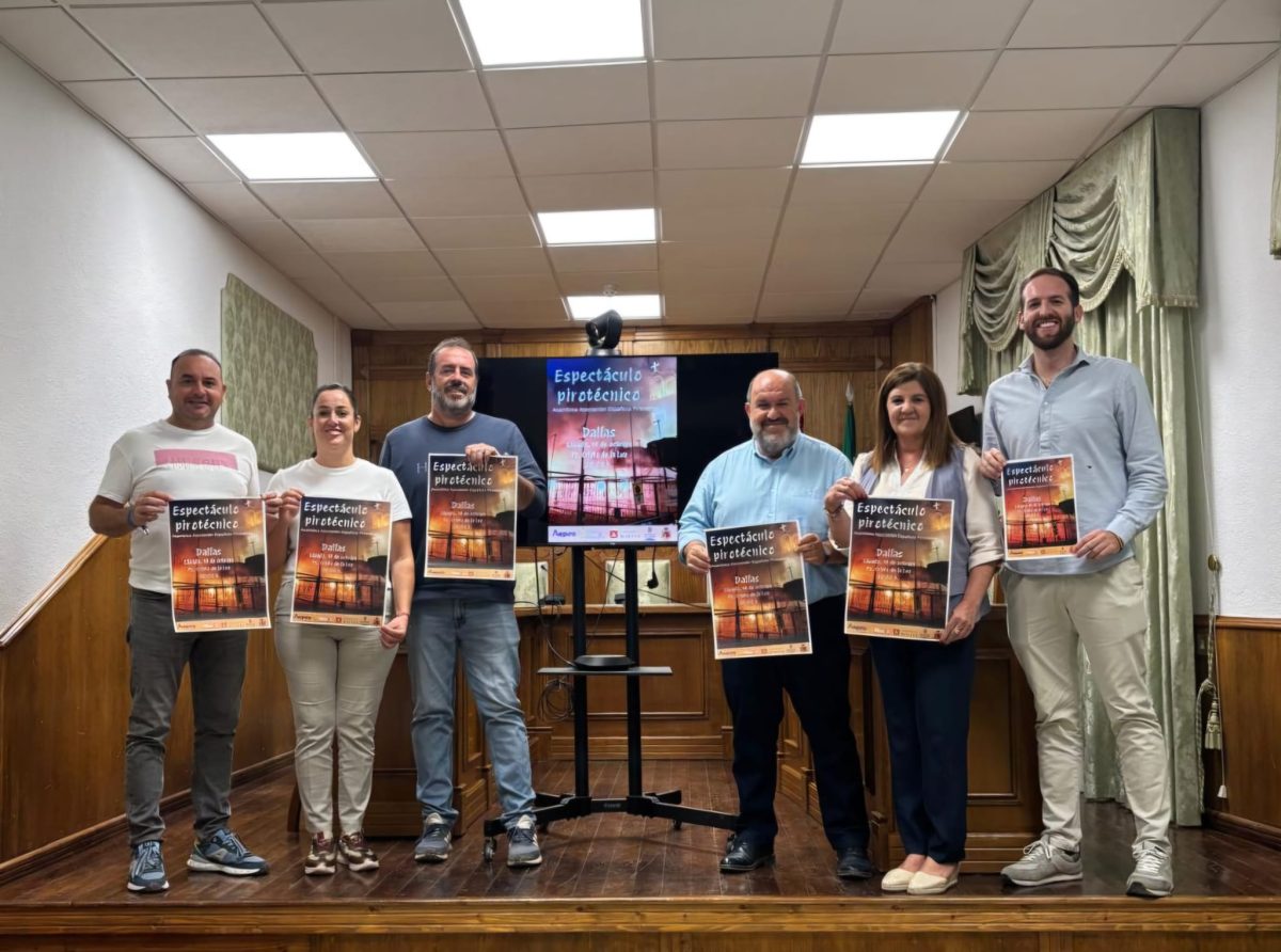 Presentación del espectáculo de AEPIRO. /Ayto. Dalías