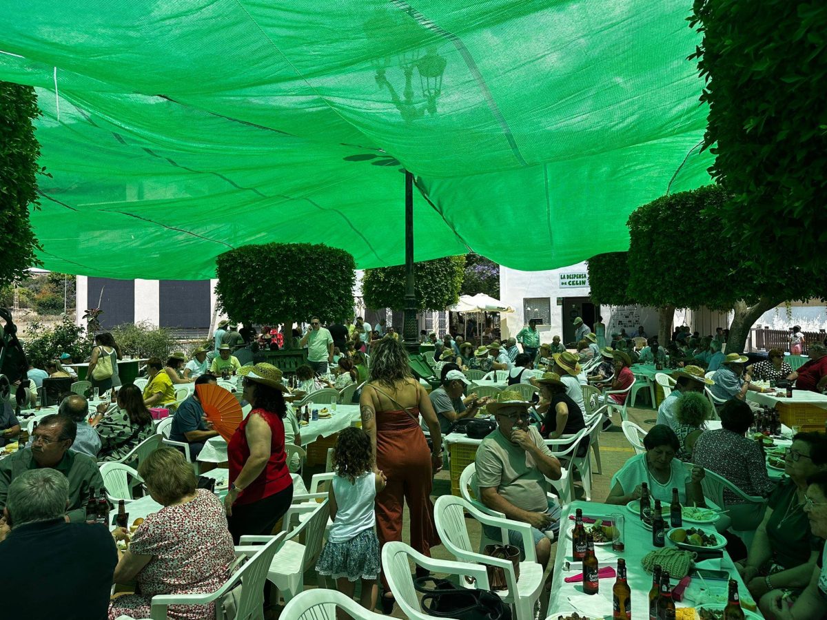 El evento acogió a una multitud bajo la carpa de Celín. /DC