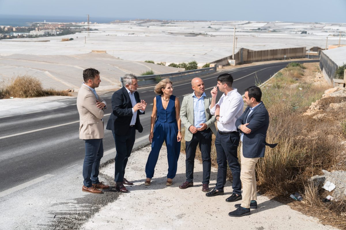 Visita de las autoridades a la carretera de Matagorda