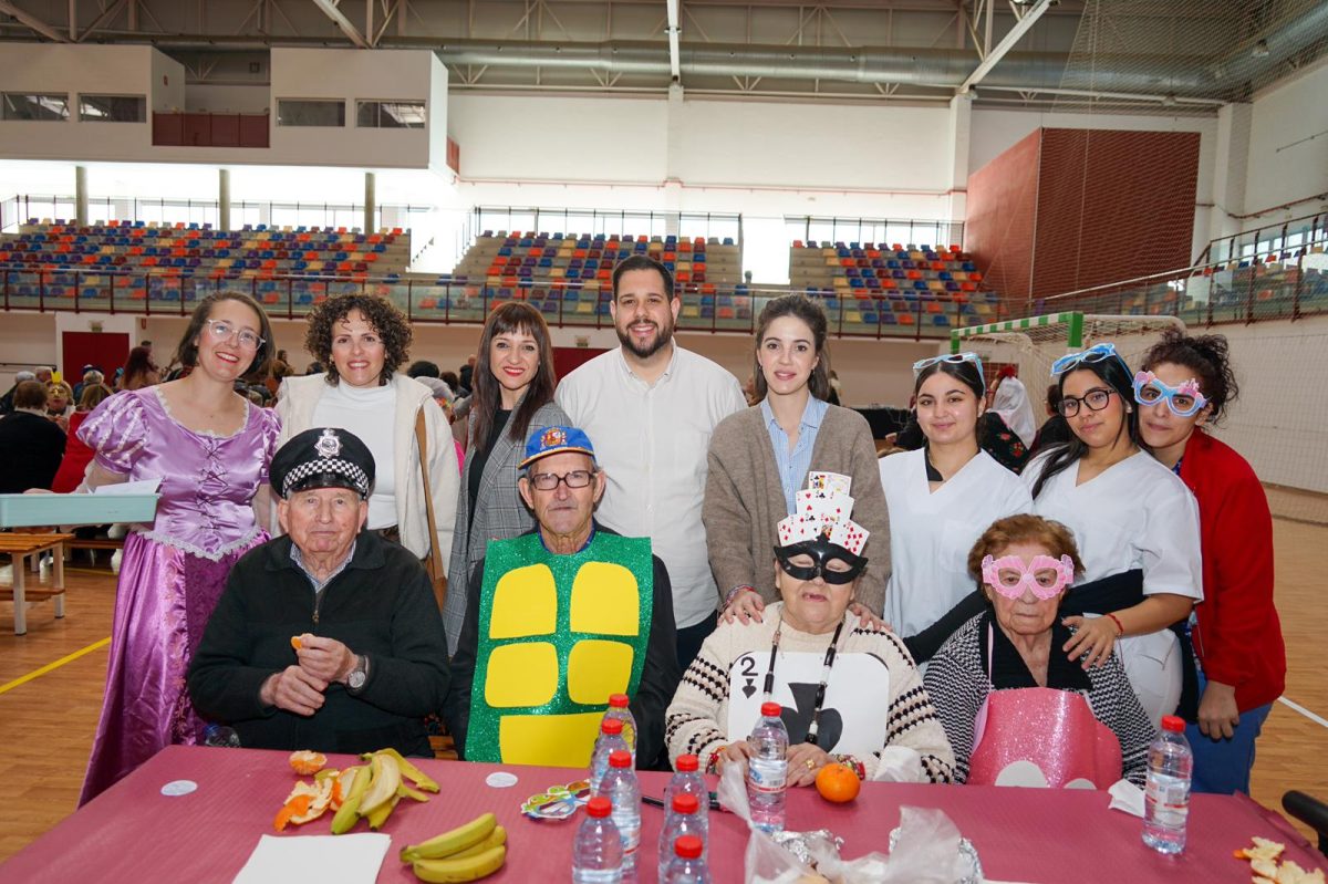 El IV Encuentro carnavalesco de Mayores abrió el Carnaval de Vícar