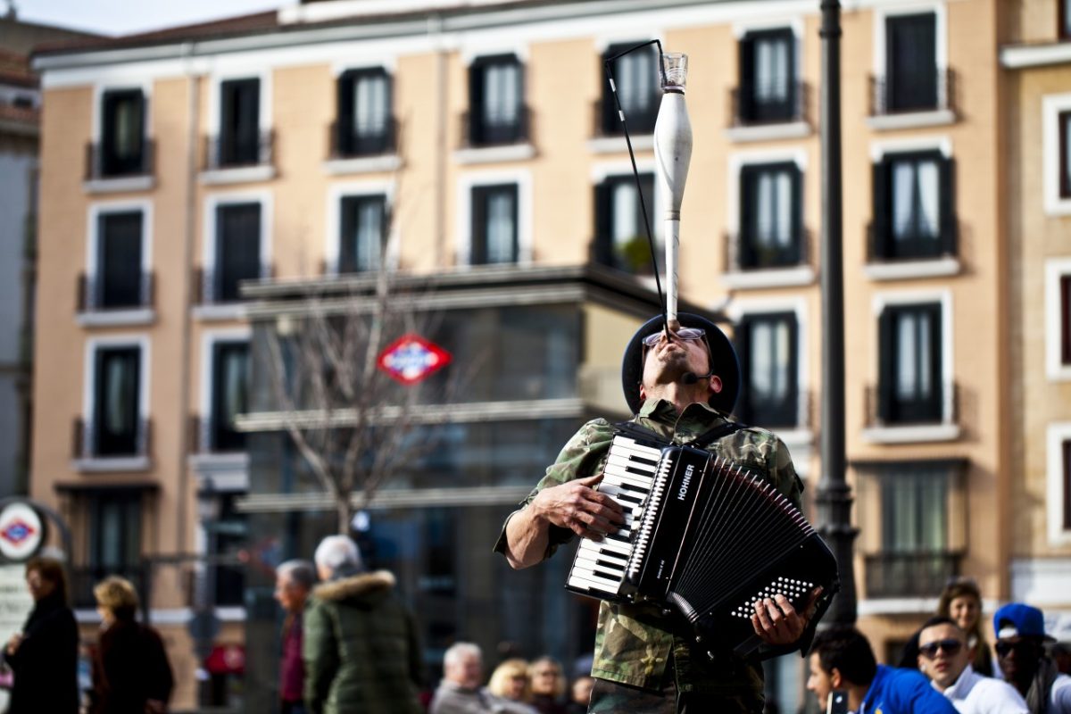Compañía Máximo Óptimo. /DC