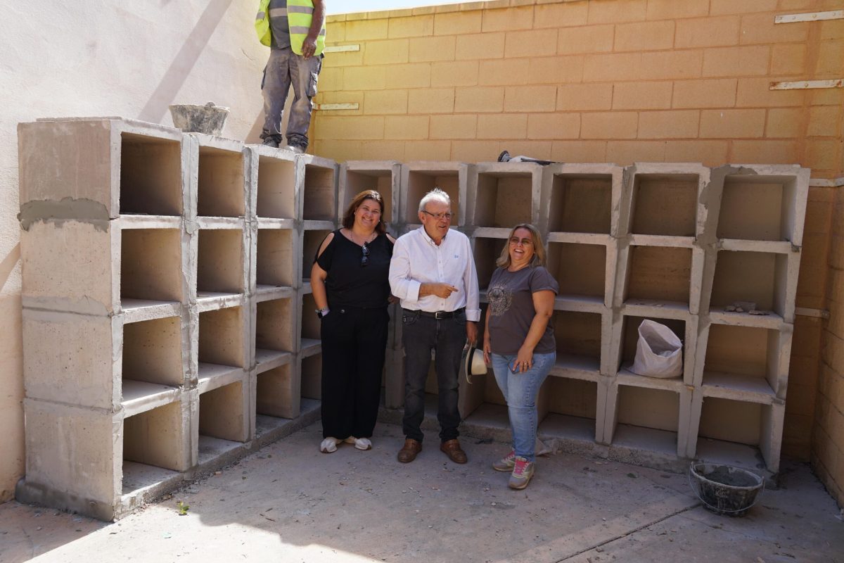 Vícar dispone ya de columbarios en el cementerio donde depositar las cenizas de sus difuntos