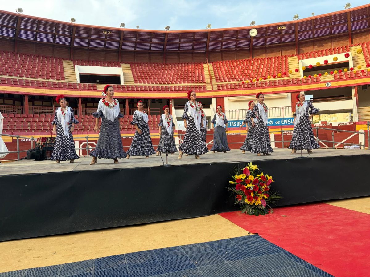 La Plaza de Toros de Roquetas es testigo de la clausura del curso de Danza con la actuación de las alumnas