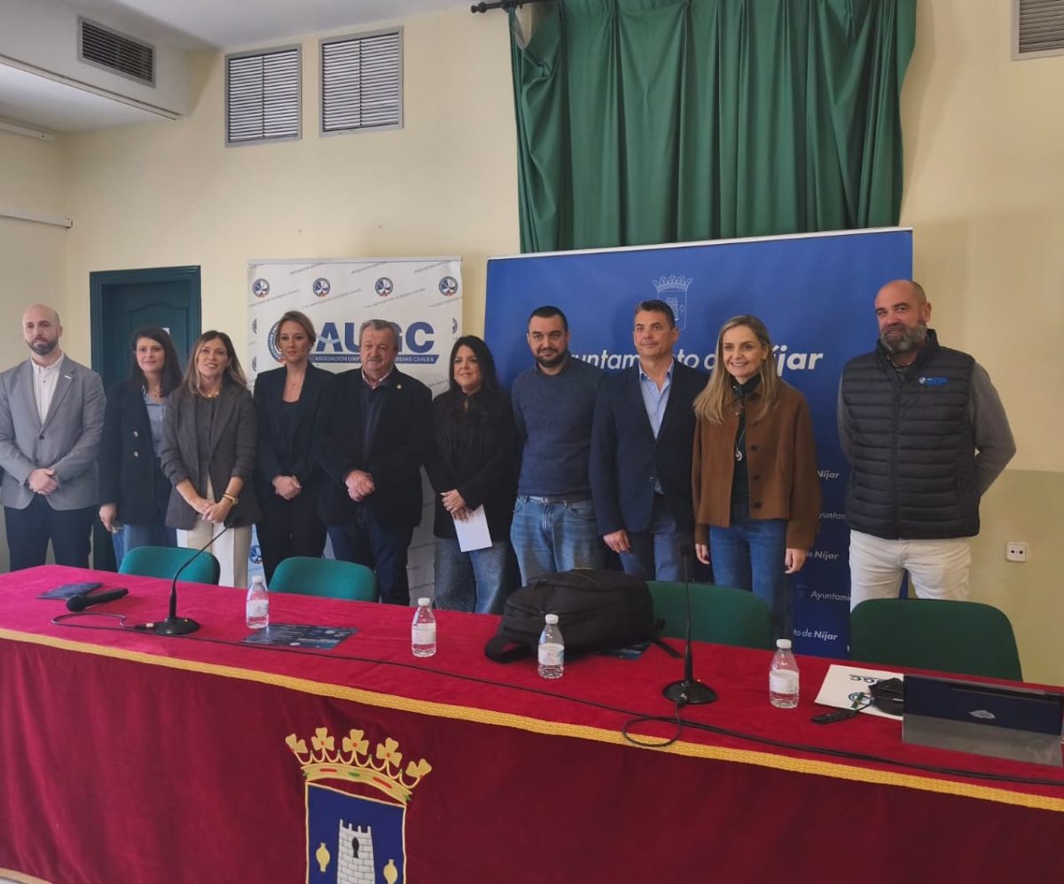 Participantes y asistentes a las charlas de la AUGC. /F. L. V.
