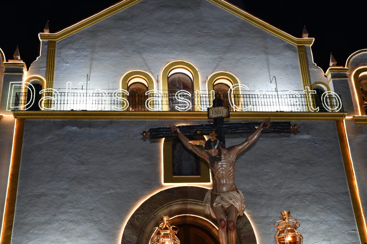 Dalías a su Cristo. /F.L.V.