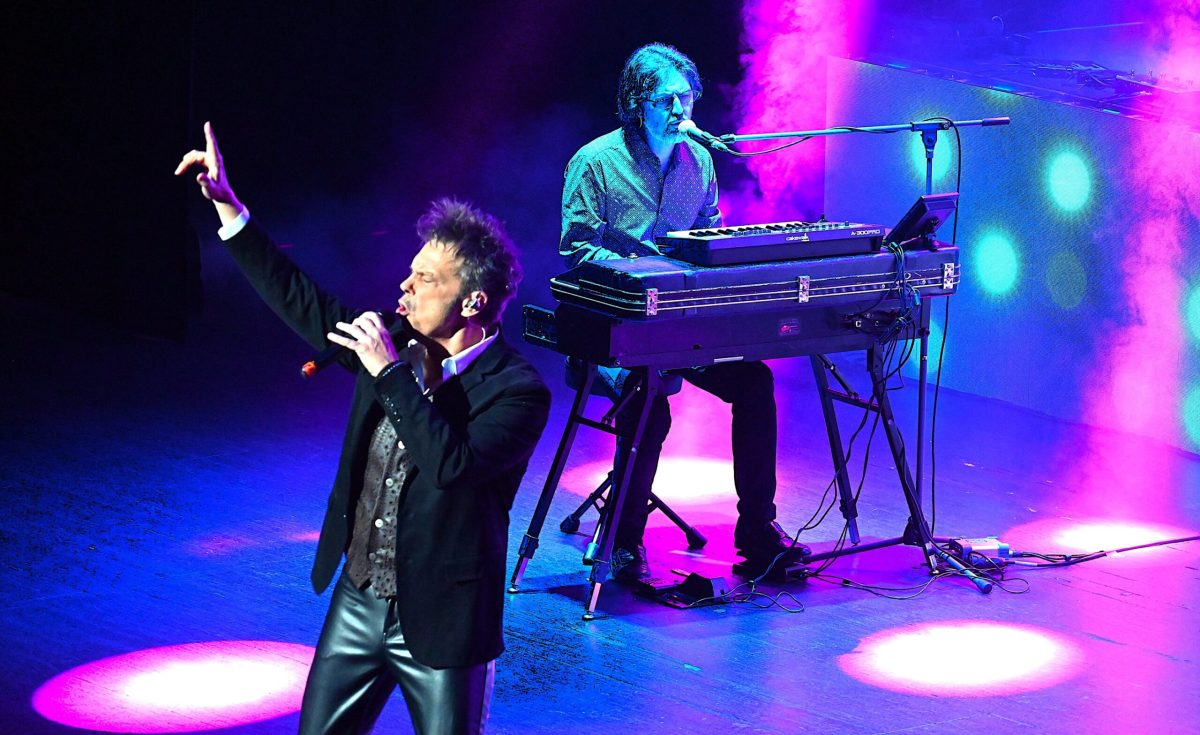 ‘Una noche de amor desesperada’ recorre la discografía de Triana en un gran concierto en Roquetas de Mar