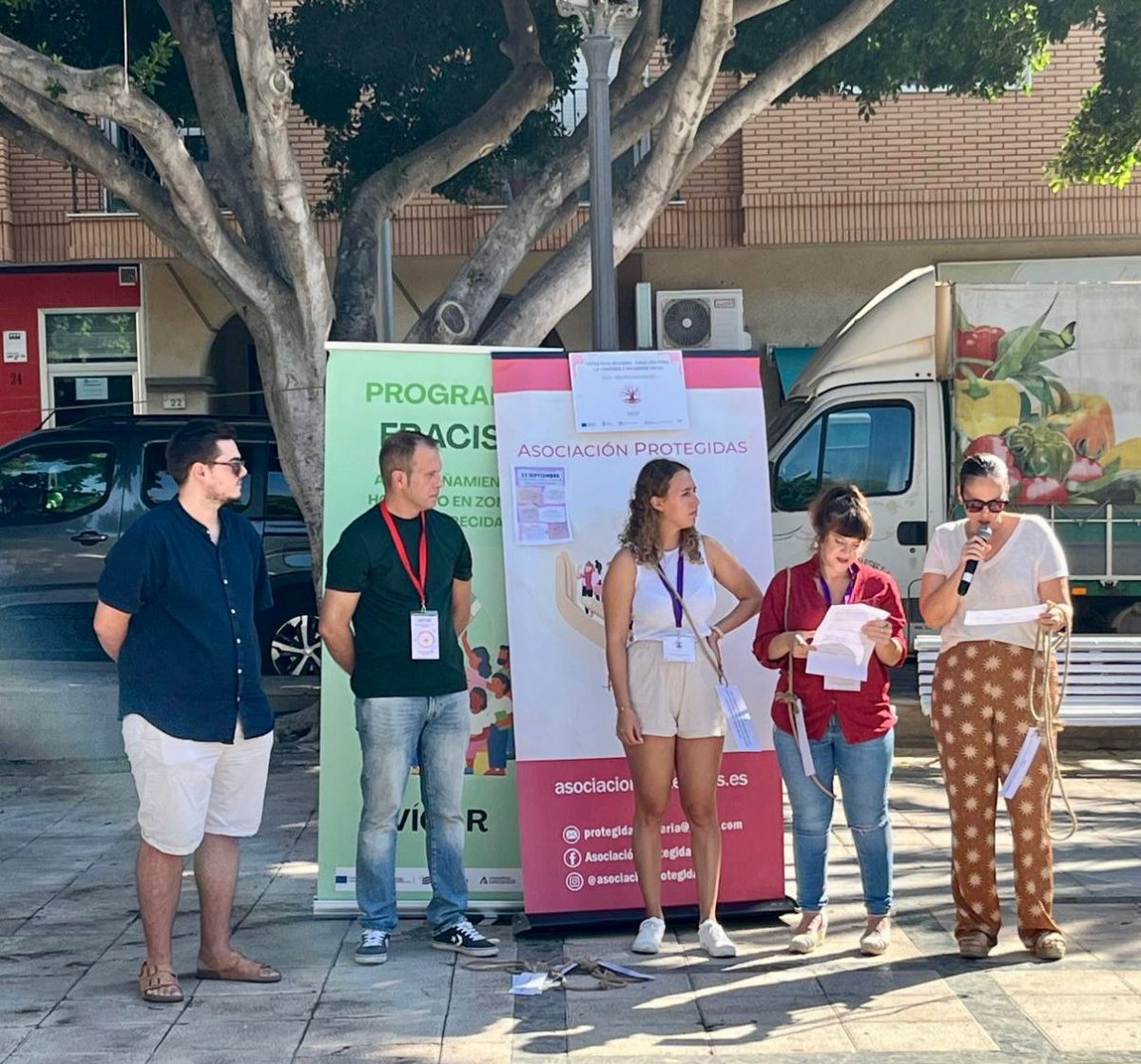 La jornada de sensibilización tuvo lugar en la Plaza Cervantes de Las Cabañuelas.