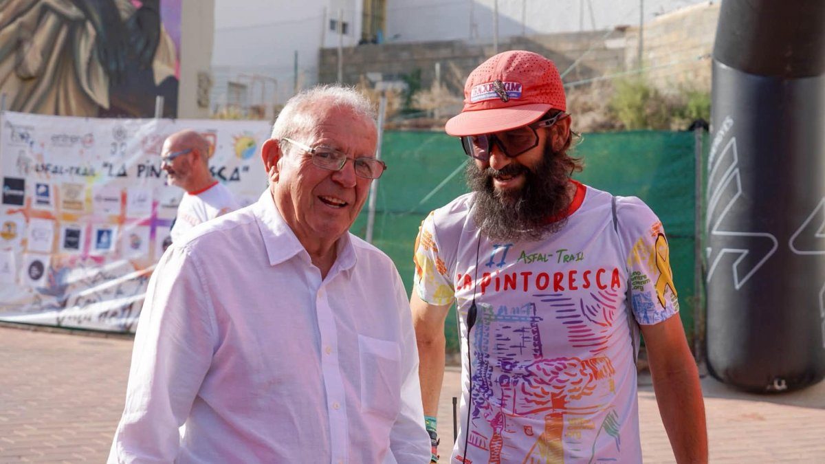 El alcalde vicario con TractorGum