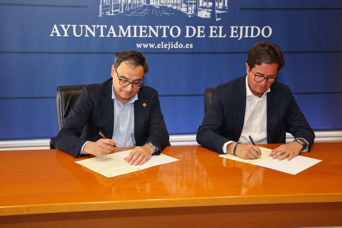 El rector de la UAL y el alcalde de El Ejido. /DC